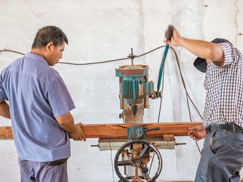 阜城楼梯地板柜门的油漆修复-11